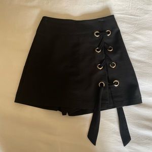 Black Skort
